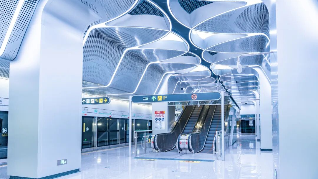 首次曝光！成都地铁17号线二期西大街站亮相