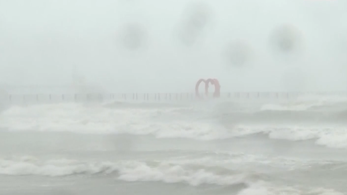 台风“塔巴”在广东台山市登陆