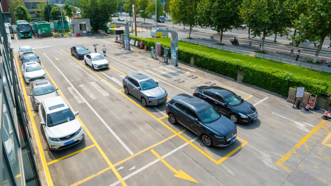 覆盖全市5个区域 成都315个公交共享车位对外开放