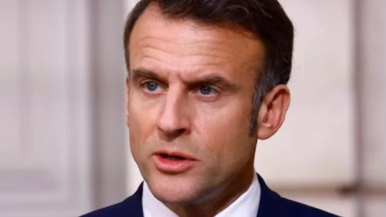 法国总统马克龙接受总理贝鲁辞呈