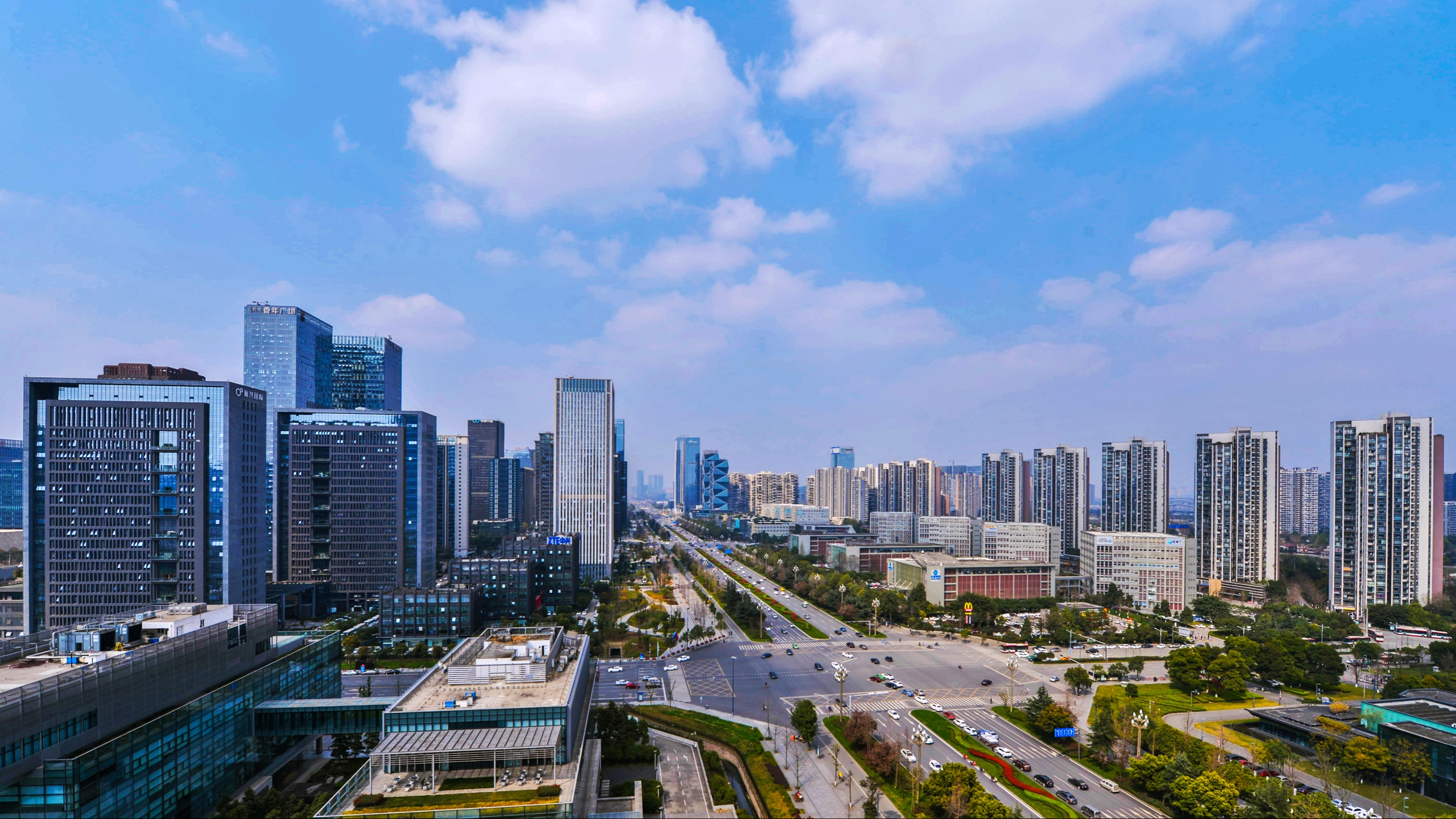 我国首份城市综合发展指数报告发布  成都跻身前十