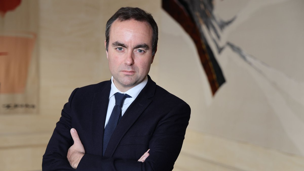 马克龙任命防长勒科尔尼担任法国总理