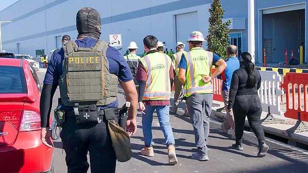 韩外交部：特朗普要求被拘留韩公民留下 致其归国程序中断