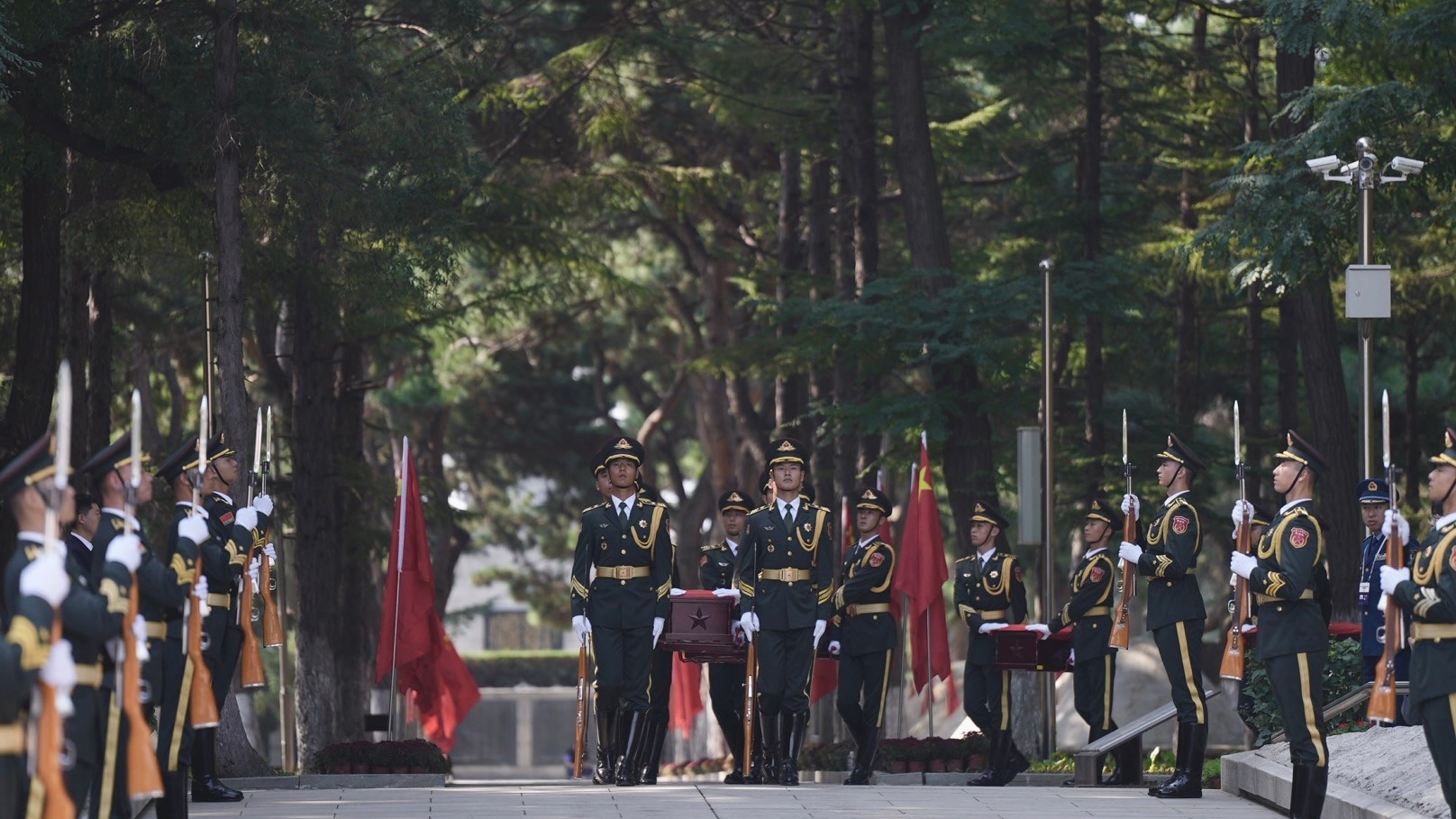 英雄安息！第十二批志愿军烈士遗骸安葬祭文