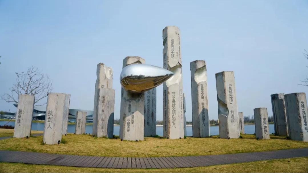 中国科幻之都，一群“斯巴达勇士”在热血对决