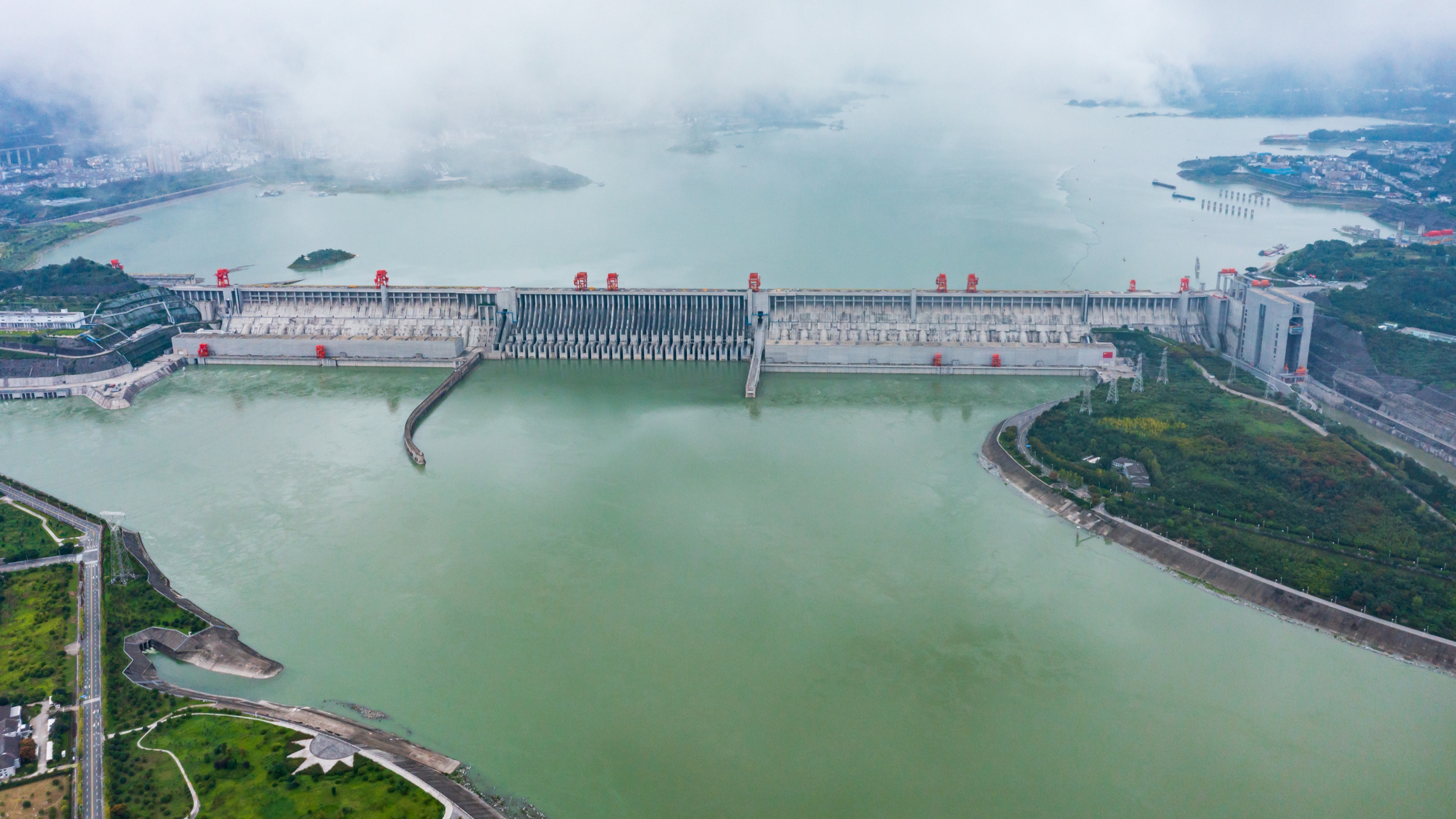 三峡水库迎来今年最大洪峰 入库流量超4万立方米/秒