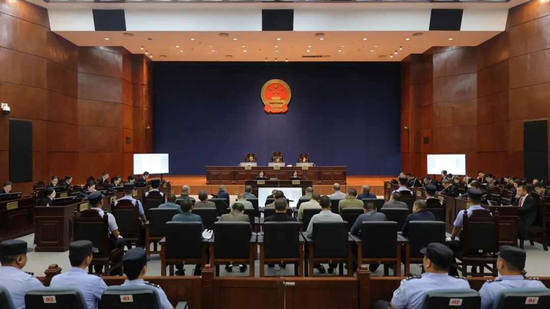 白家犯罪集团主案一审开庭