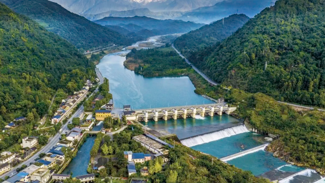 彭州湔江堰获授世界灌溉工程遗产铭牌  “双节”来成都看千年古堰