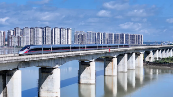 10月1日，成都局累计发送旅客225.76万人次