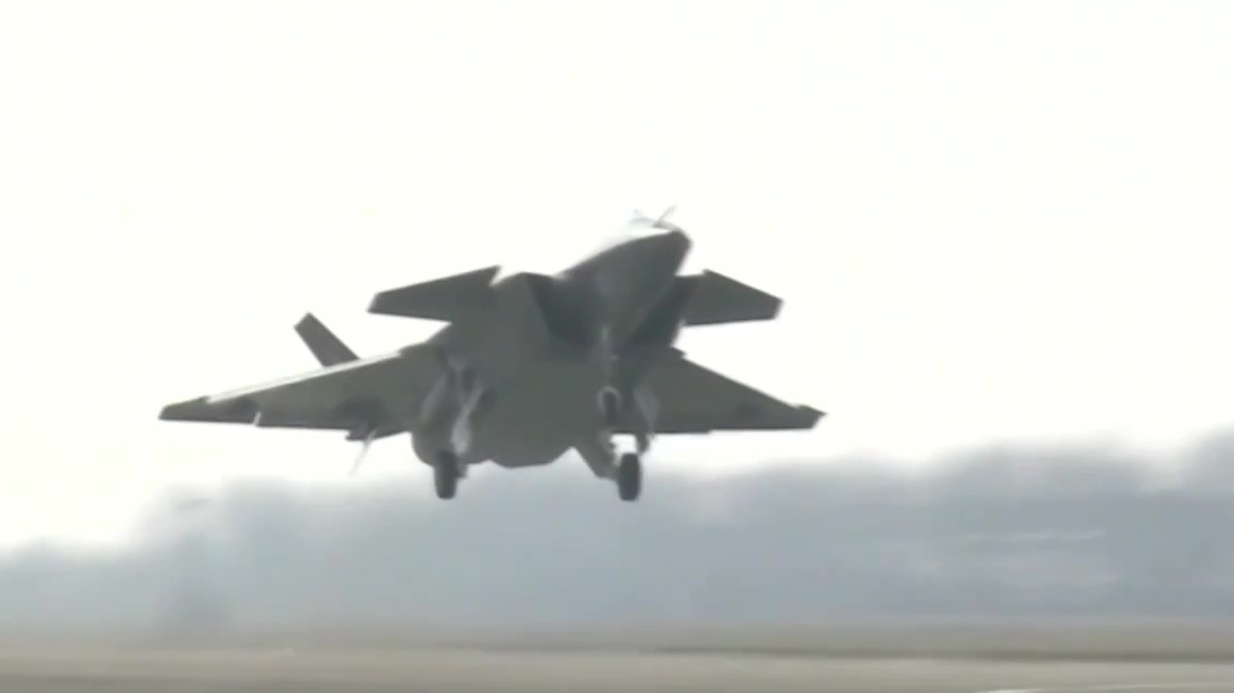 决胜千里！歼-20首飞珍贵画面首次公开