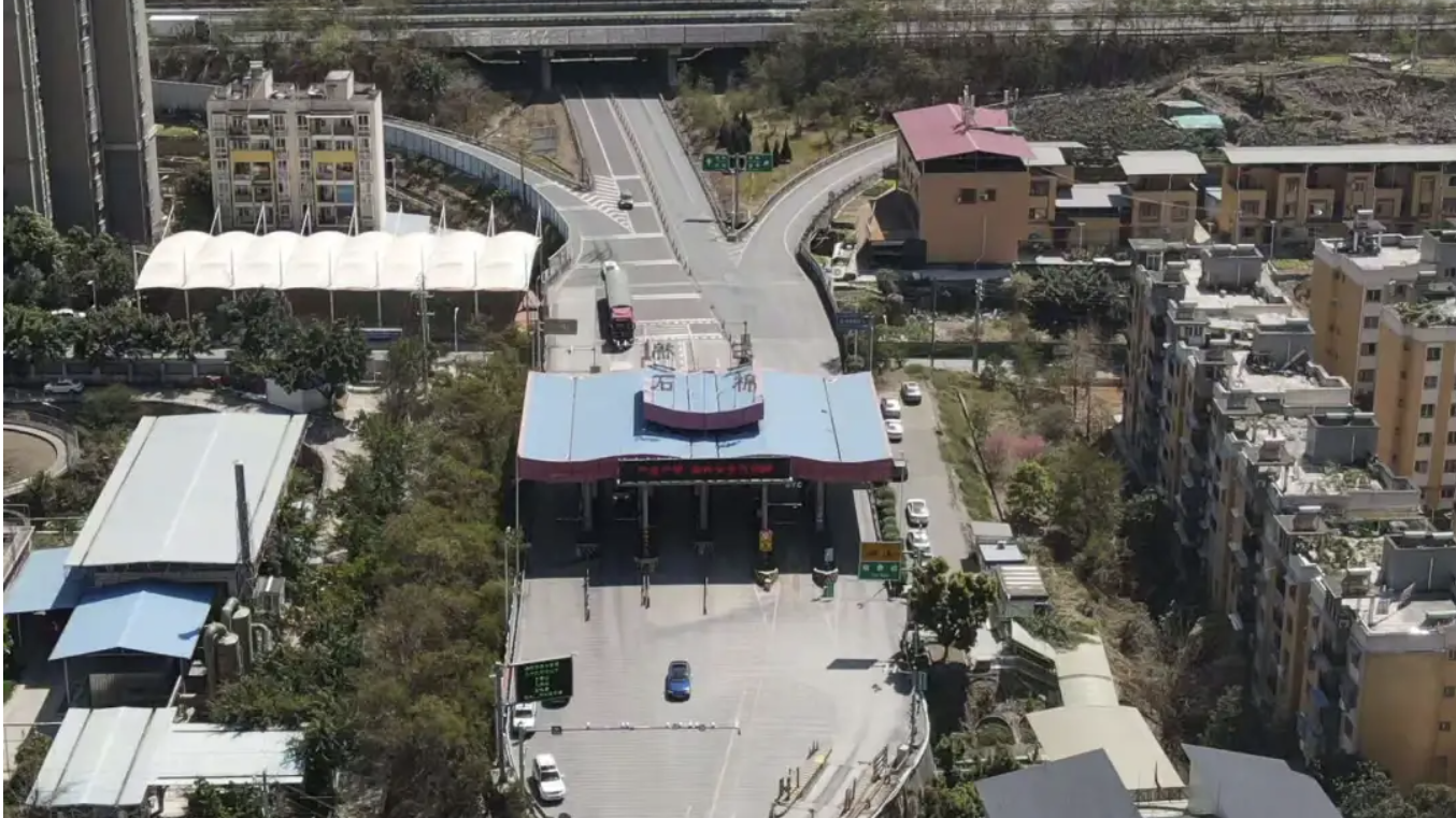 10月17日起，雅西高速石棉收费站入口交通管制30天，绕行路线看这里