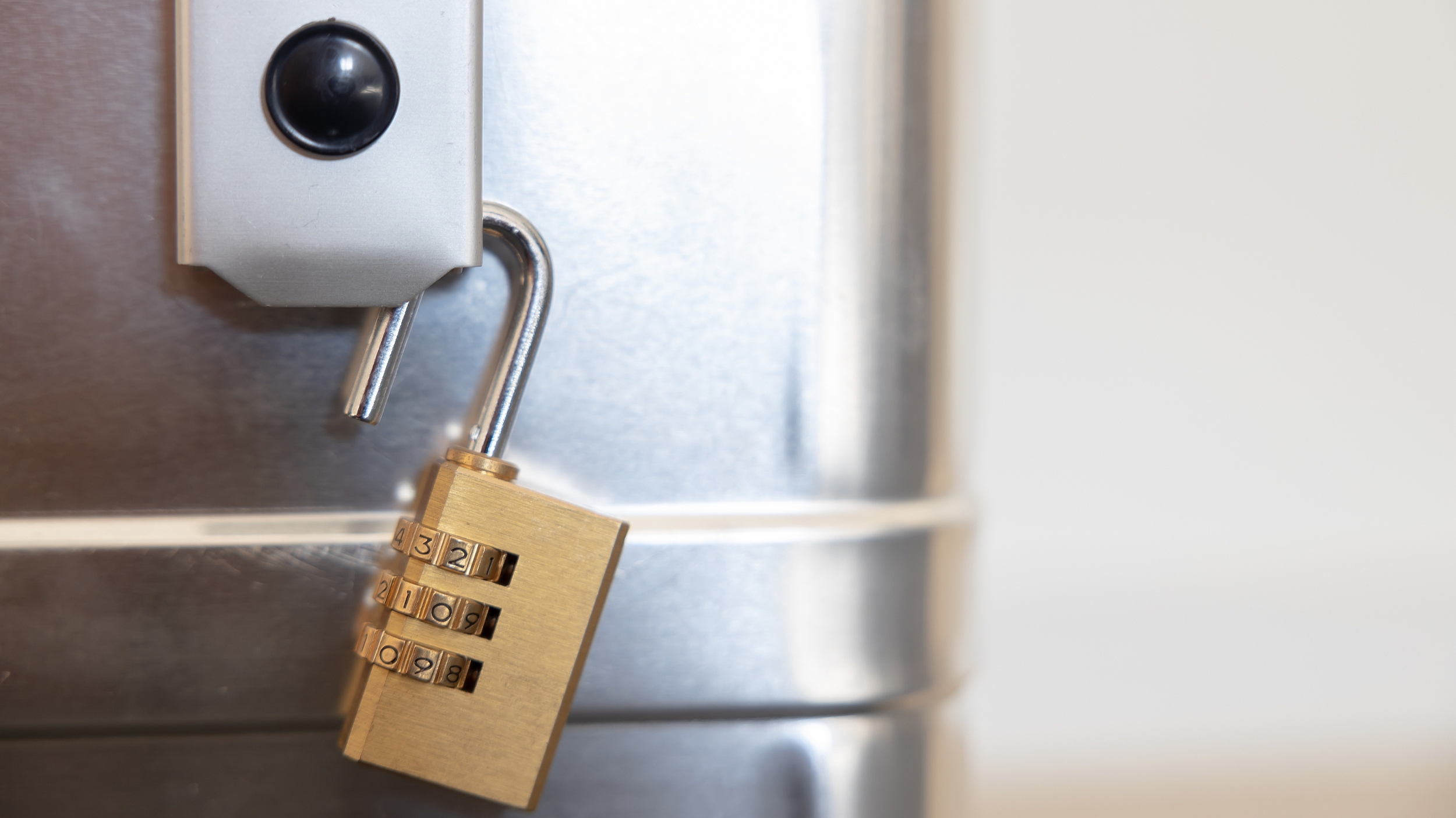 库房管理员竟网上售卖涉密装备，国家安全机关披露案情