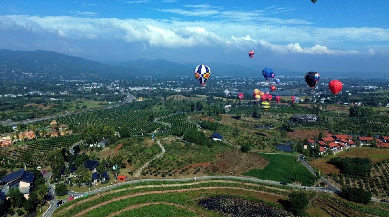 2025年全国热气球精英赛（四川金堂站）暨成都市低空文旅消费季活动启幕