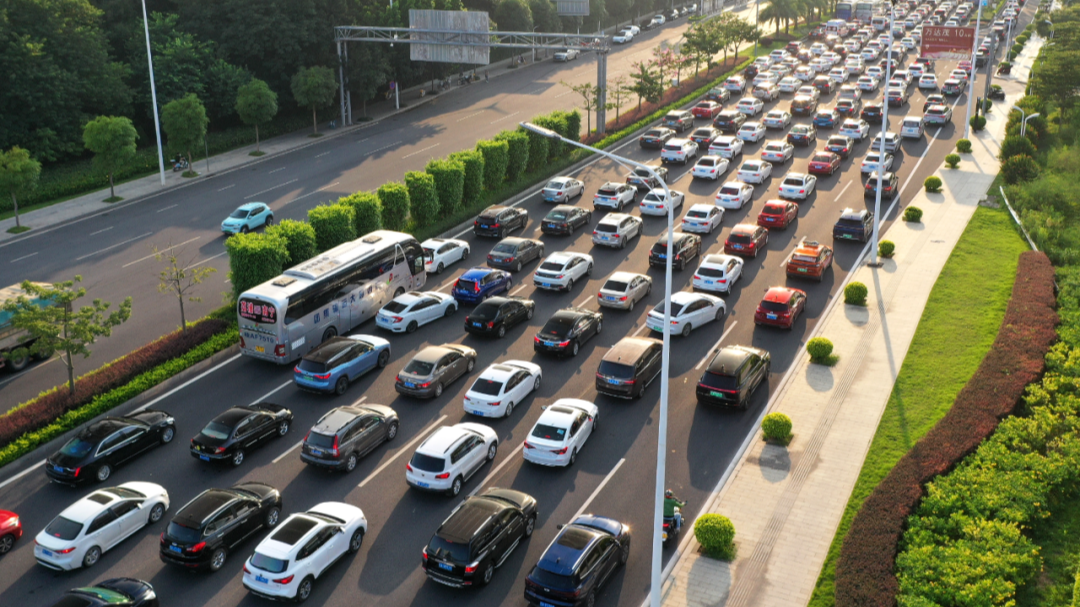 注意绕行！成万高速部分路段有交通管制