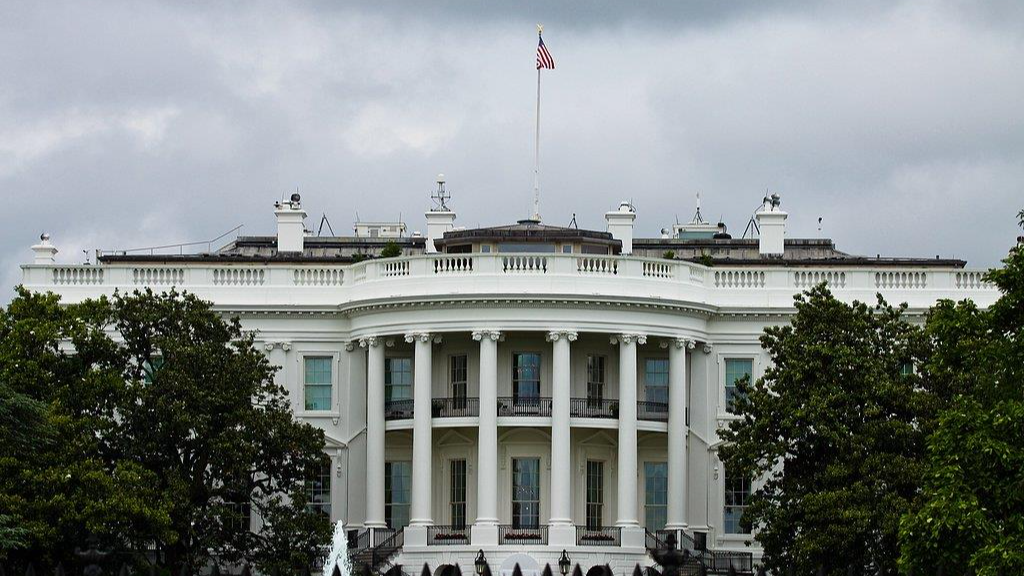 特朗普称尚未就与普京的会晤做出决定