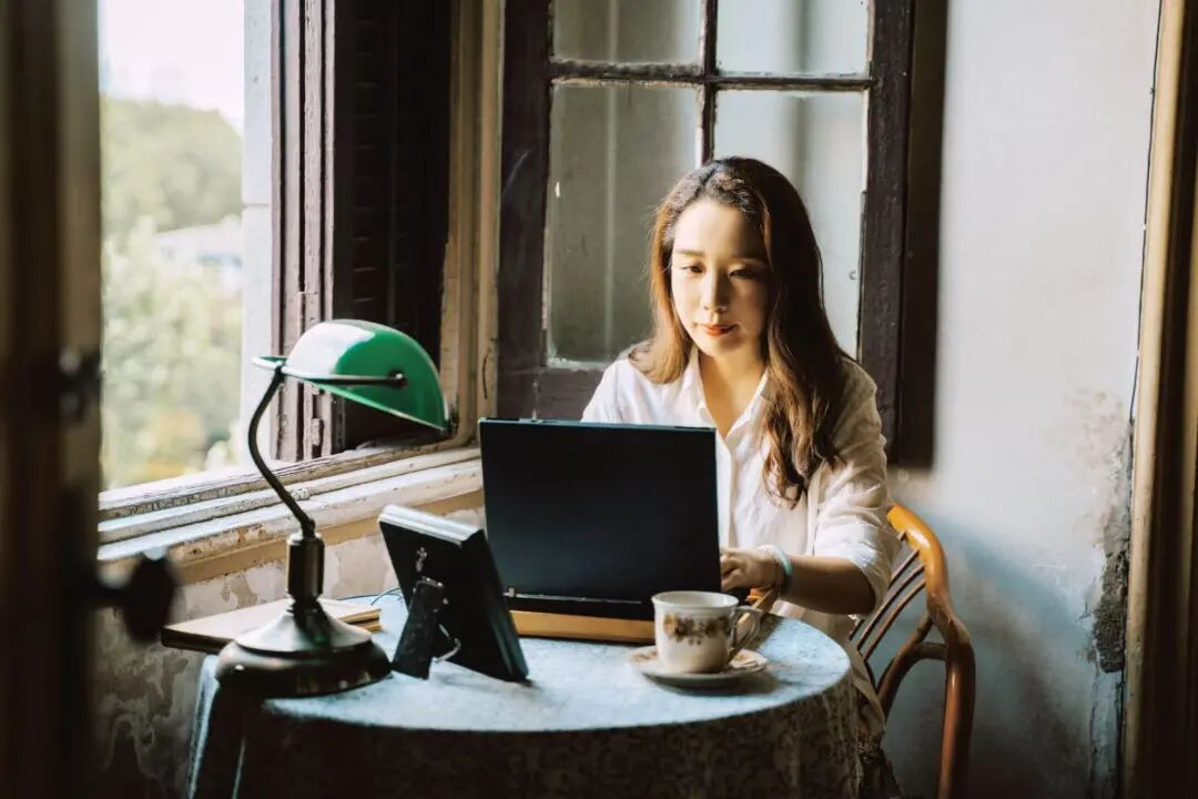 作家匪我思存受聘武汉大学文学院，代表作《东宫》《千山暮雪》等