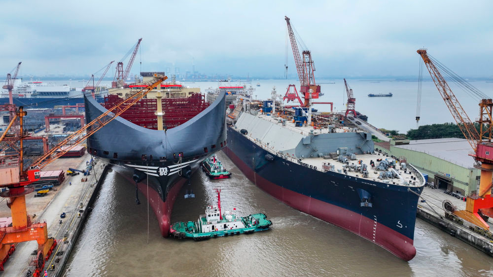 为基本实现社会主义现代化奠定更加坚实的基础——《中共中央关于制定国民经济和社会发展第十五个五年规划的建议》诞生记