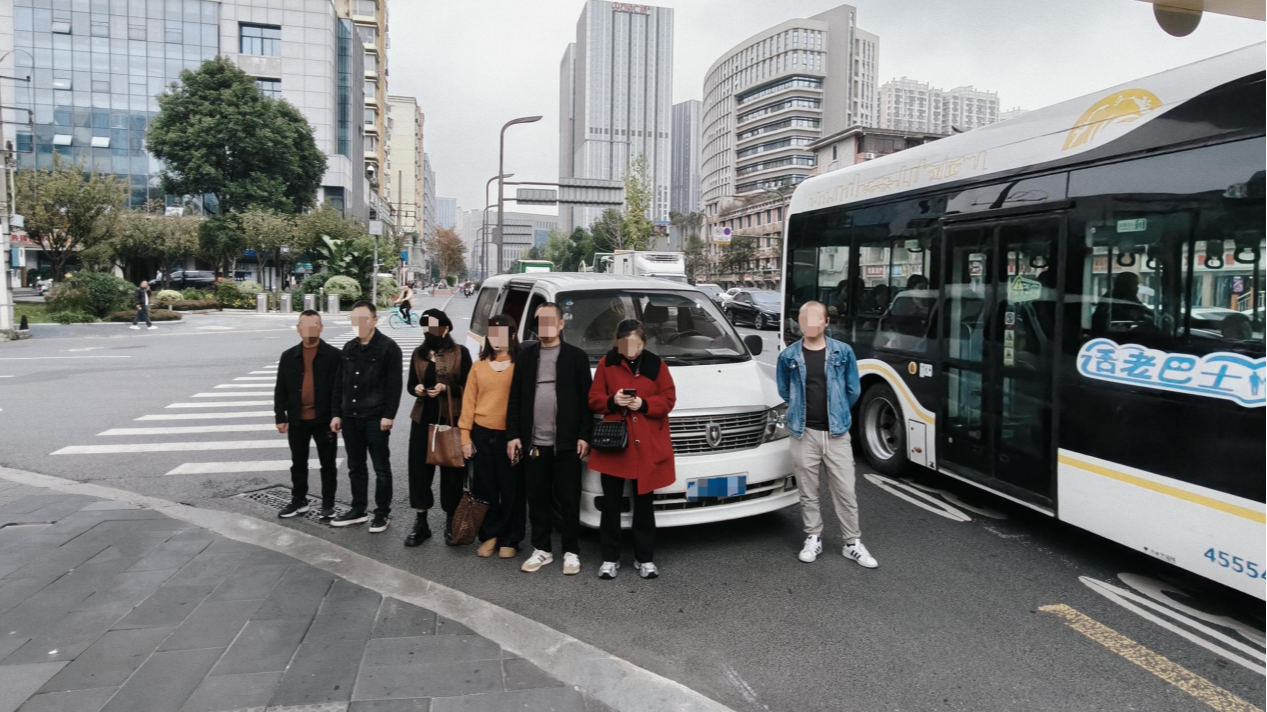 安全“挤”不得!成都交警曝光一批超载违法案例