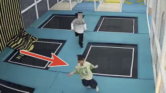 3岁男童喝珍珠奶茶后蹦床窒息身亡，孩子父亲发声！