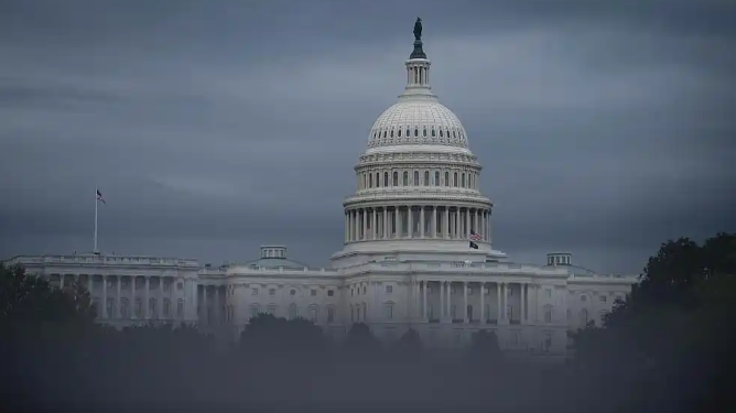 美国联邦政府“停摆”时长打破历史纪录