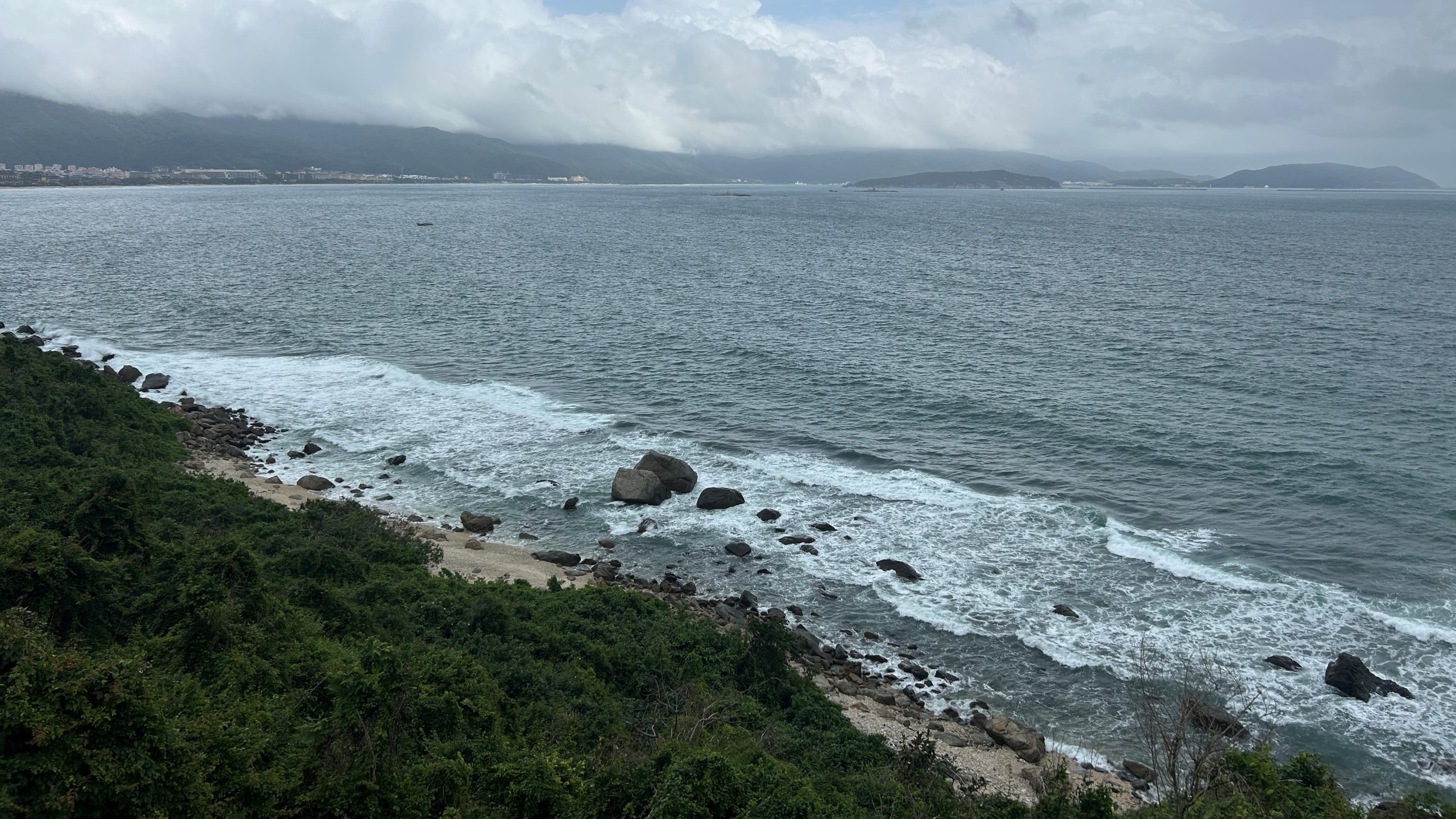 台风“凤凰”逼近！海南启动海上防台风Ⅳ级应急响应 福建沿海有8级以上大风