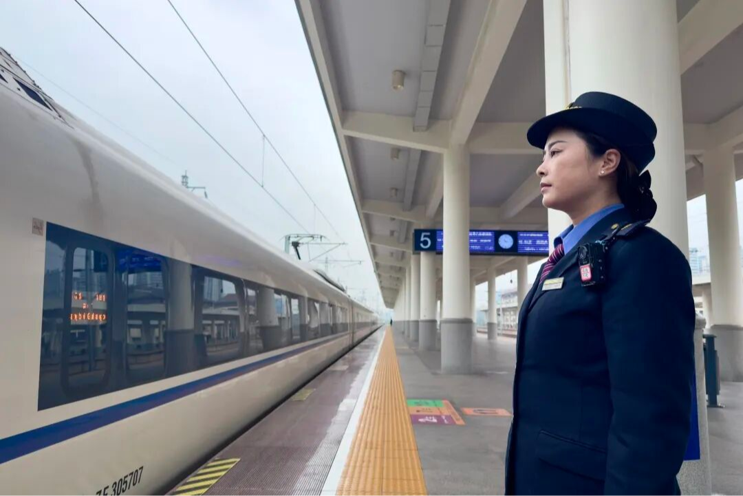 四川首个秋假开启，一波高铁出行福利来了！