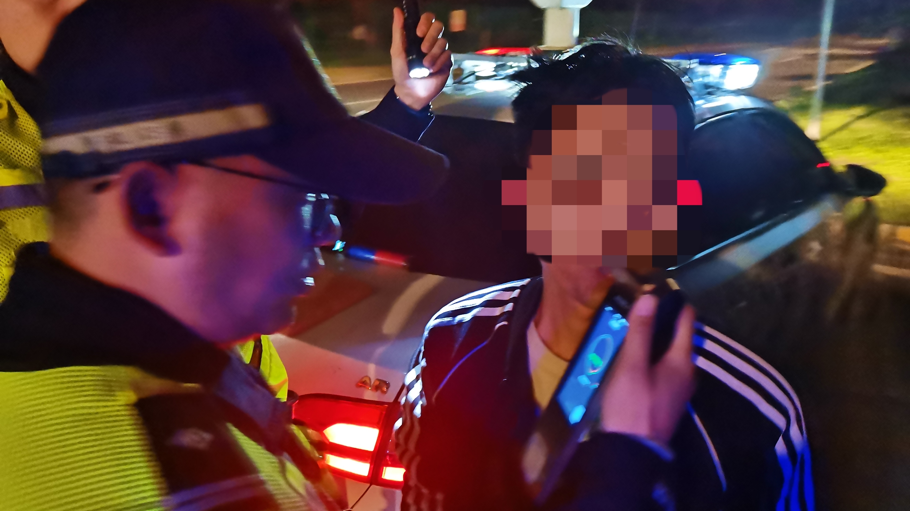 拘留、罚款、吊销驾照！成都交警查处一起饮酒驾驶营运机动车违法行为