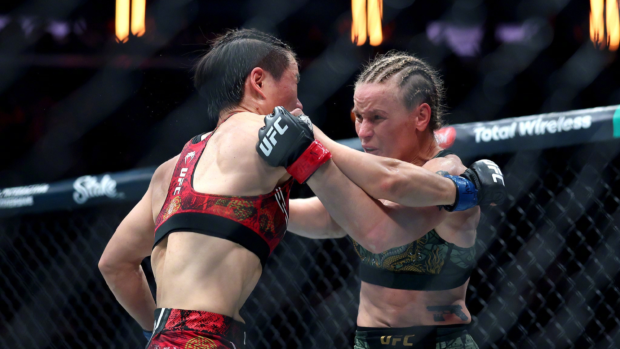 惜败！张伟丽不敌舍甫琴科 无缘蝇量级冠军