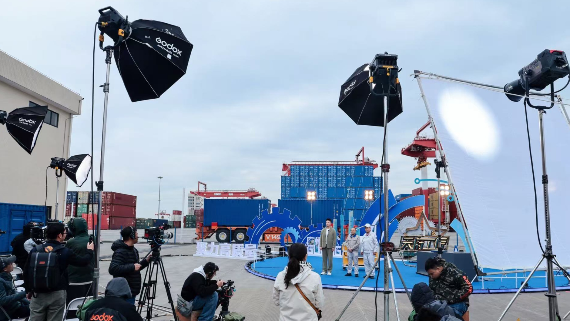 穗蓉工匠CP联袂挑战！《天府工匠》第四季走进大湾区