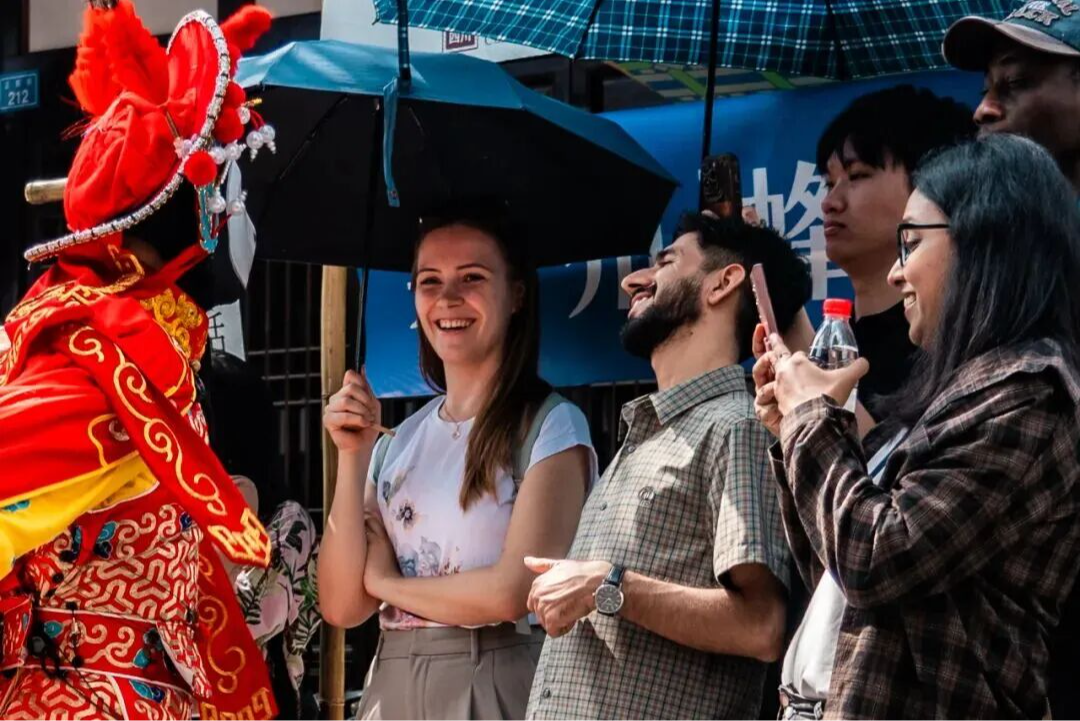 成都今起实施！外国人入境，网上就能提前填报