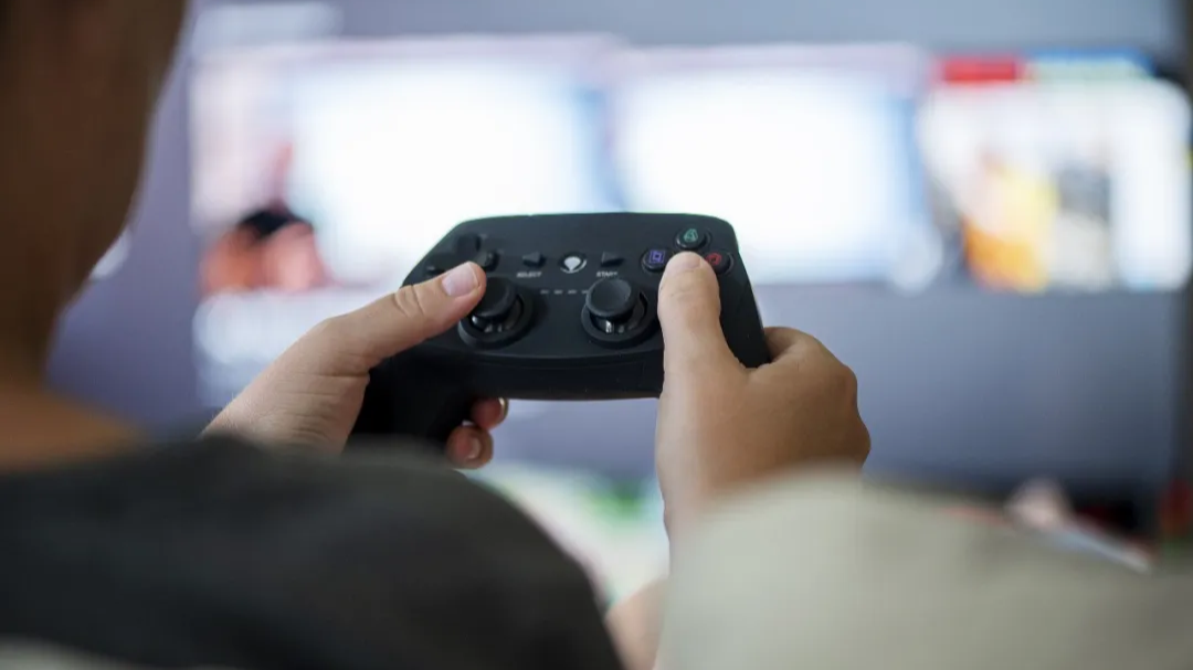 某游戏利用“看广告得奖励”招募间谍 国安部曝光新型渗透策反手段