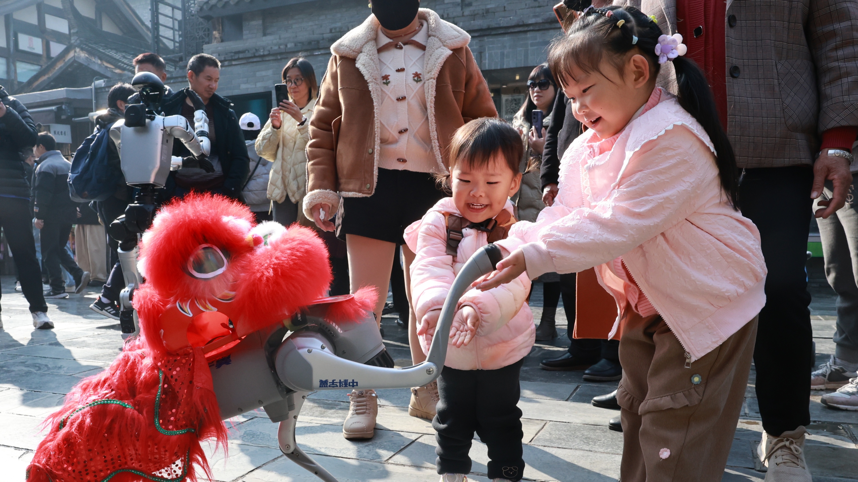 视频｜打造“场景应用之城” 成都启动第三批机器人与人工智能实景验证活动