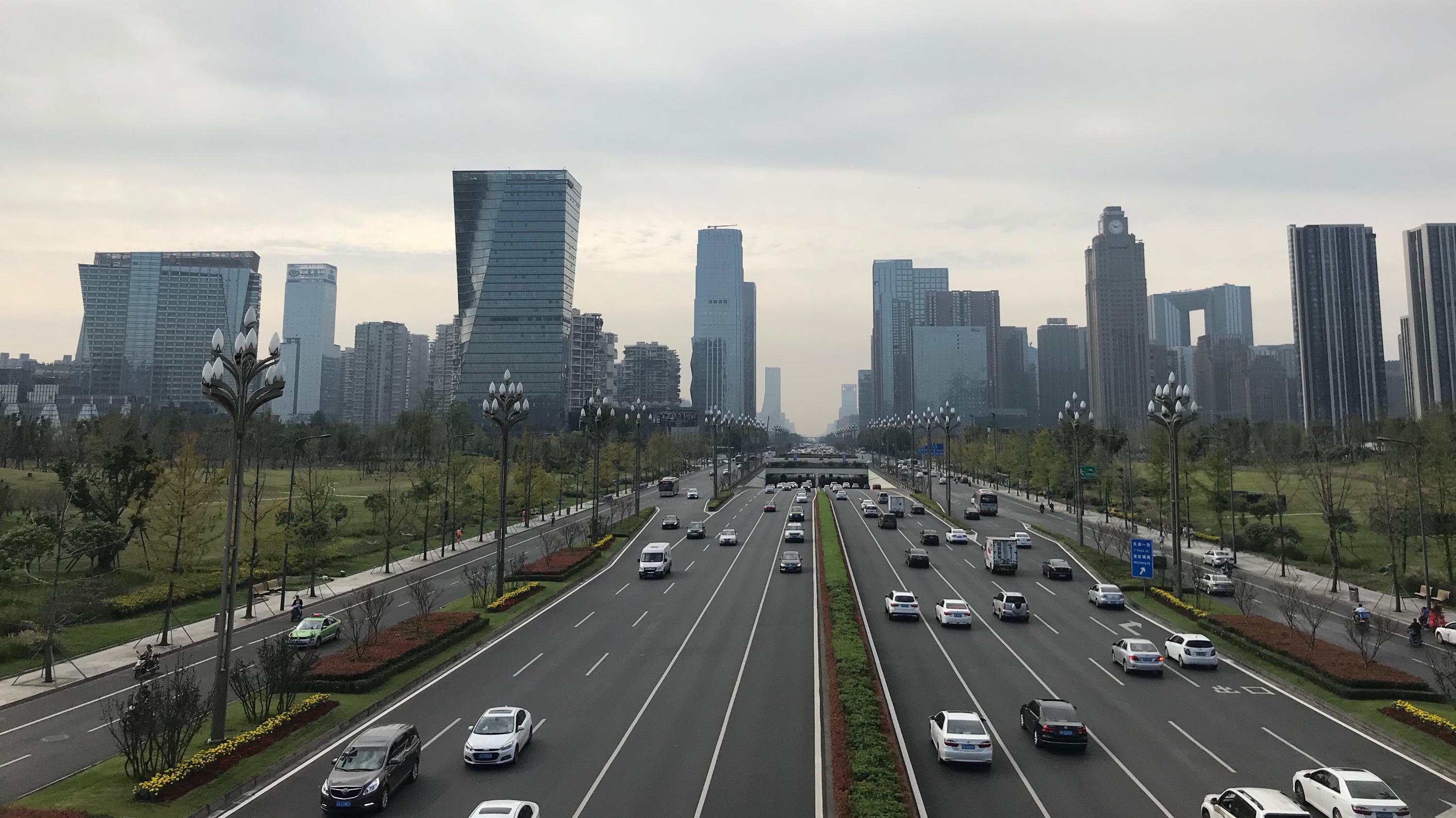 别忘啦！明日限行时间为6:00至22:00