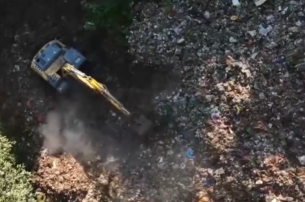 云南澜沧垃圾倾倒事件追踪：一年前已发现问题 但整改进展缓慢