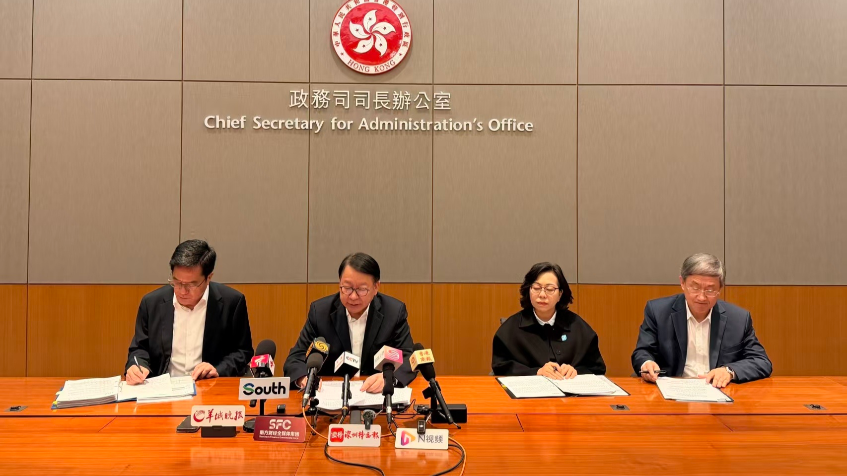 有预谋地混合使用不合规非阻燃围网！香港大埔火灾最新通报