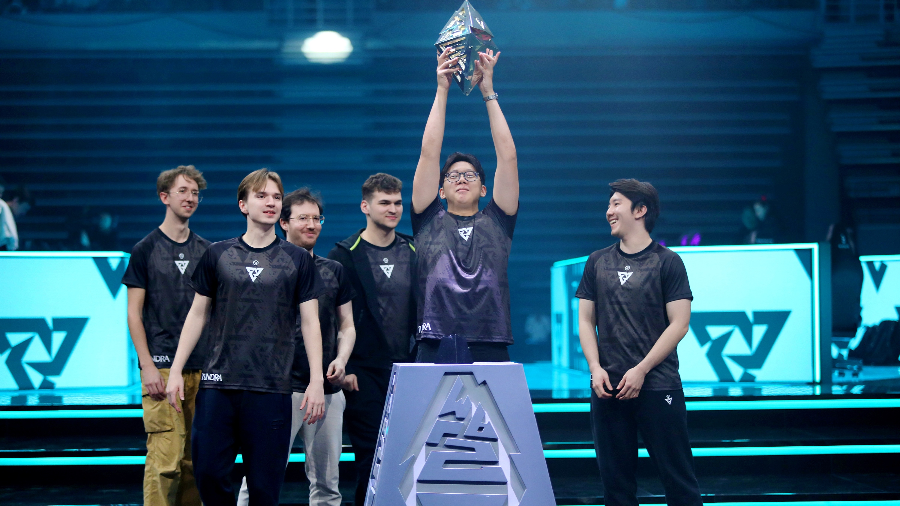 Tundra 3:0 Yandex！BLAST DOTA大满贯赛成都站圆满落幕 Tundra续写传奇四连捧杯