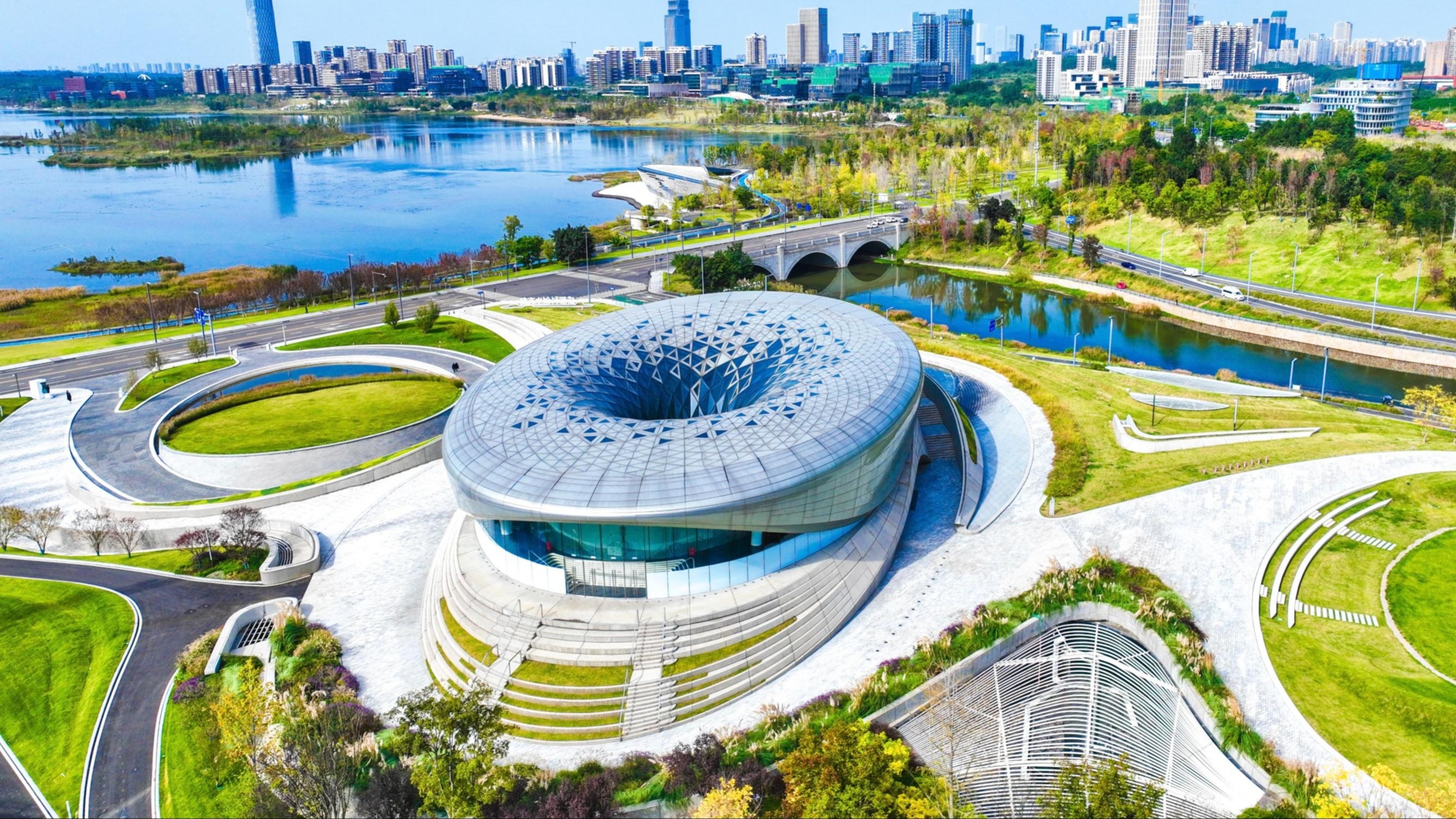 锚定“十五五”，成都这样强化科技创新引领新质生产力发展丨聚焦全会新闻发布会