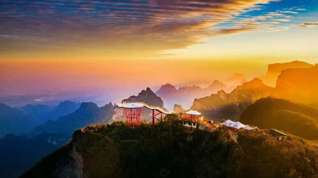 张家界七星山“荒野求生”挑战赛提前结束