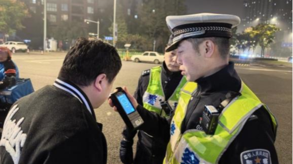 严打酒醉驾违法犯罪！成都交警曝光3起案例