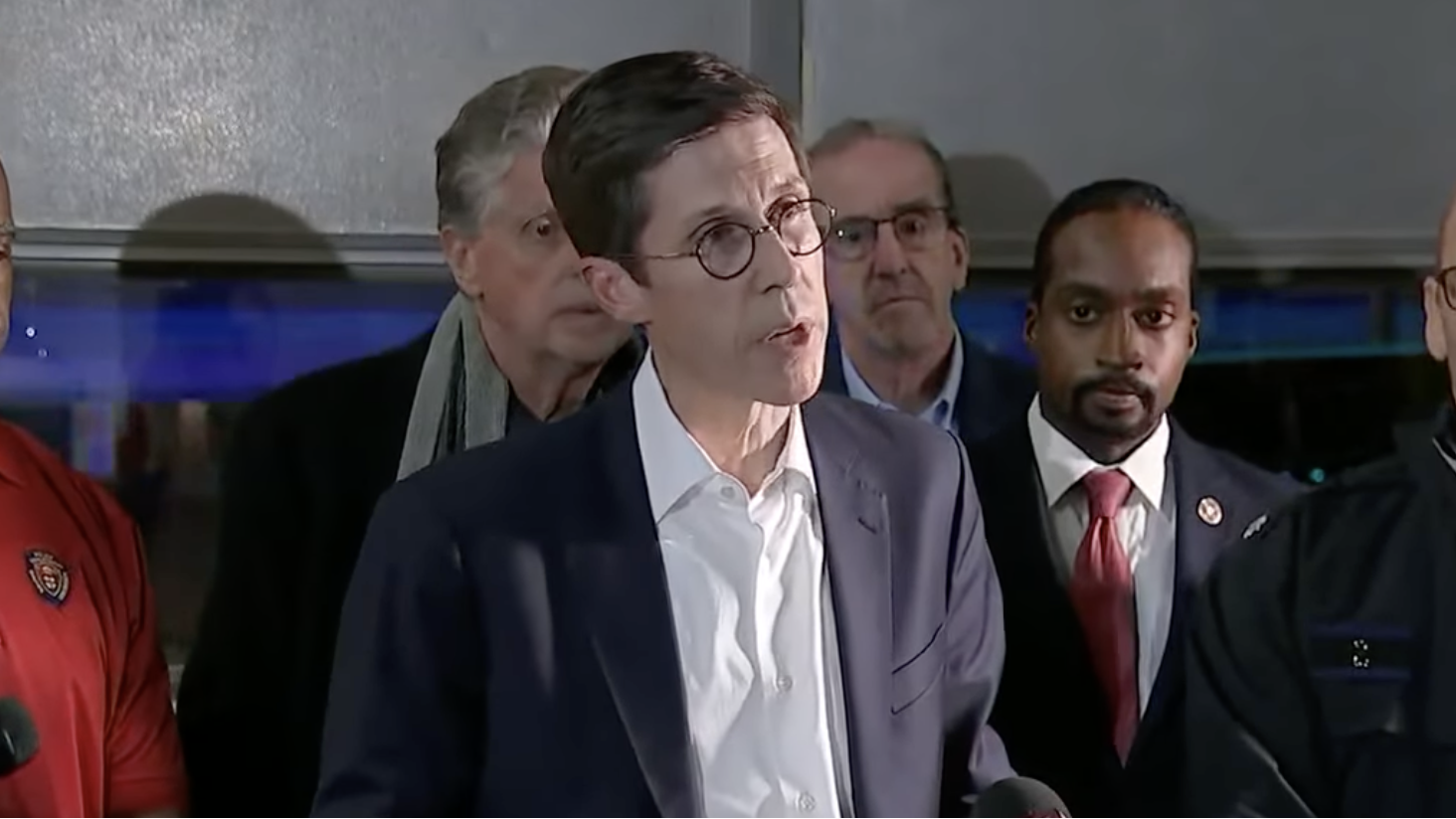 美布朗大学枪击案已致2死8重伤 枪手仍未被捕