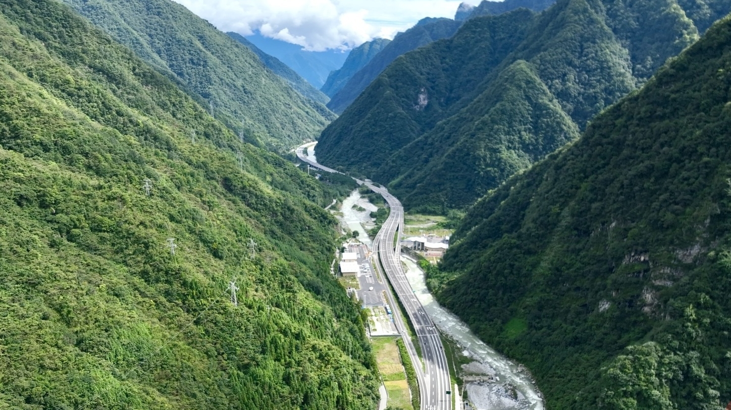 明年1月1日起，九绵高速开始收取车辆通行费