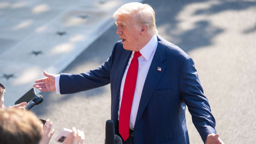 美司法部：特朗普同删除爱泼斯坦案文件无关