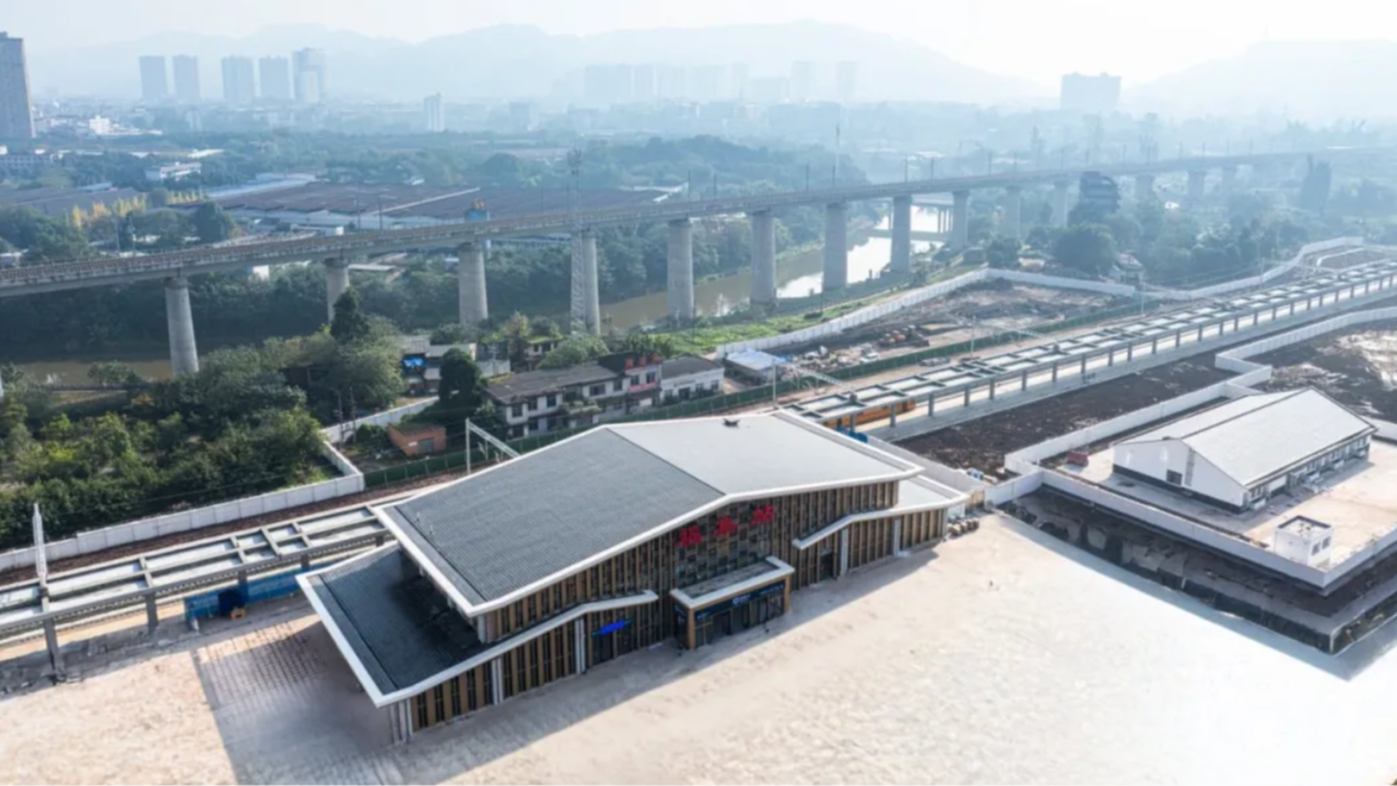 即将通车！隆泸叙铁路打通成渝最近“出海”路，17小时直达北部湾