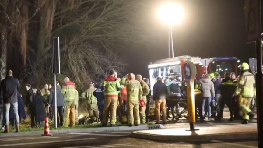 荷兰发生汽车冲撞人群事件 造成9人受伤