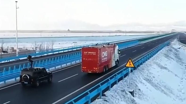 世界最长高速公路隧道天山胜利隧道通车