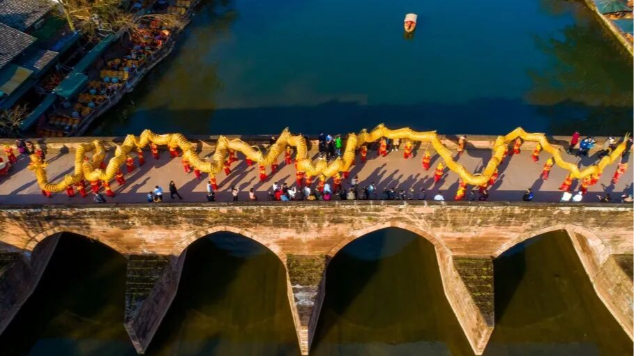 元旦乐游成都｜逛大集、尝美食…跟着古镇游成都，总有一款适合你