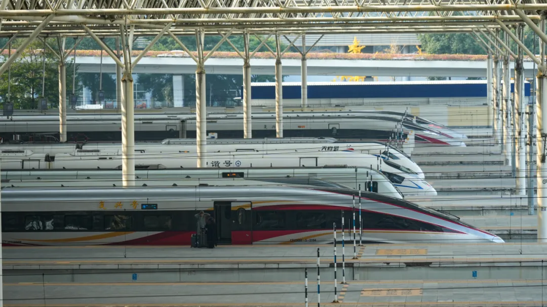 国铁成都局今迎元旦出行最高峰，加开多个方向列车