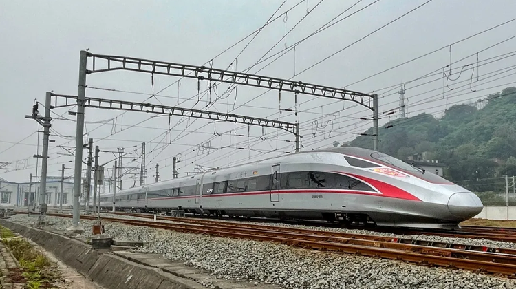 元旦假期首日，全社会跨区域人员流动量超2亿人次