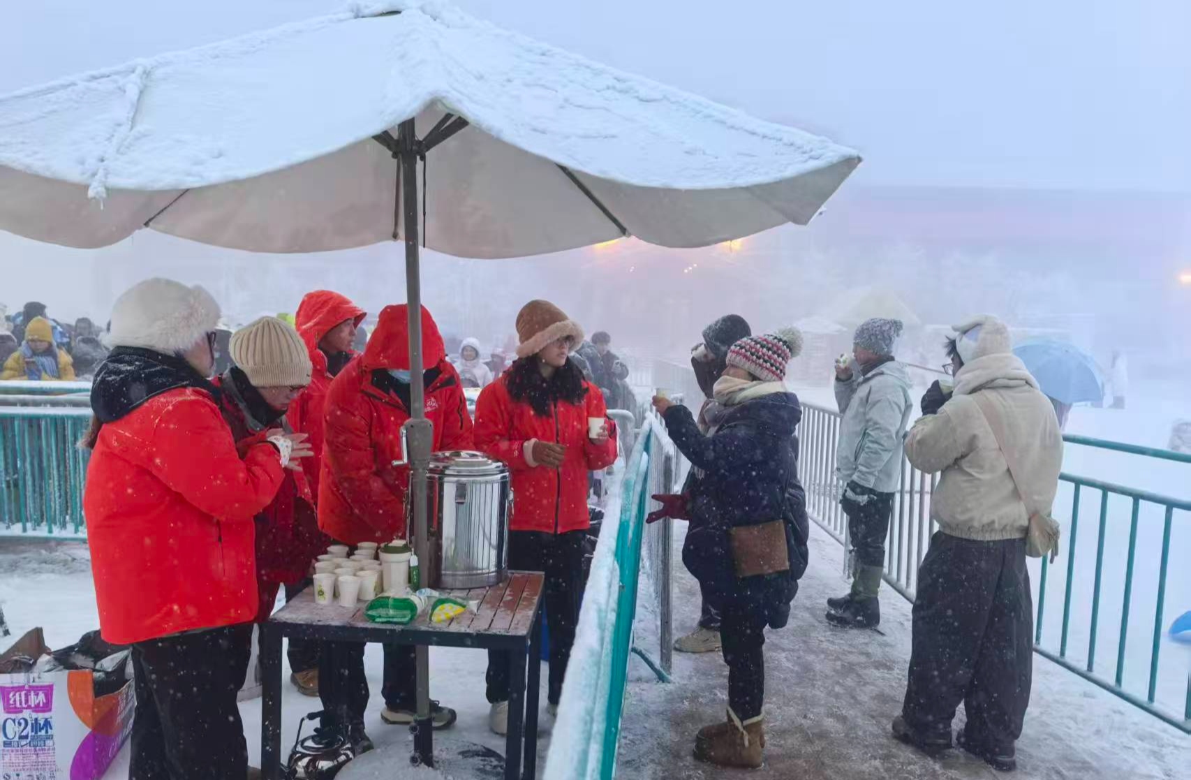 成都冰雪游持续火爆！西岭雪山元旦客流再创新高，入境游游客超6000人次