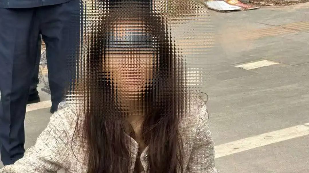 中使馆回应女网红在柬埔寨街头流浪：切勿以安全甚至生命为代价踏入“高薪陷阱”中冒险